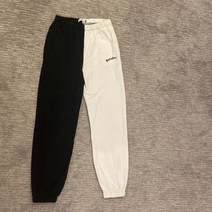 Baby girl black and white sweatpants from Adika